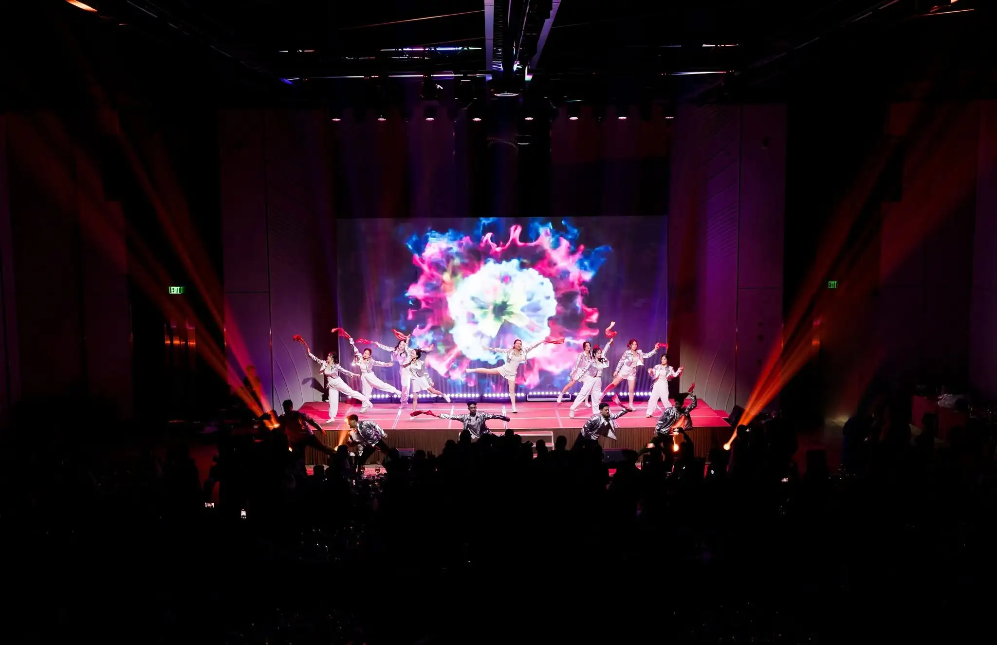 year-end-party-2025-sum-vay-yeu-thuong-7.1.webp
